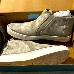NWT Toms Size 10